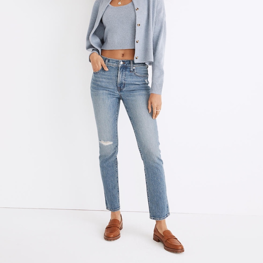 The Mid-Rise Perfect Vintage Jean in Ainsdale Wash: Knee-Rip Edition NEW